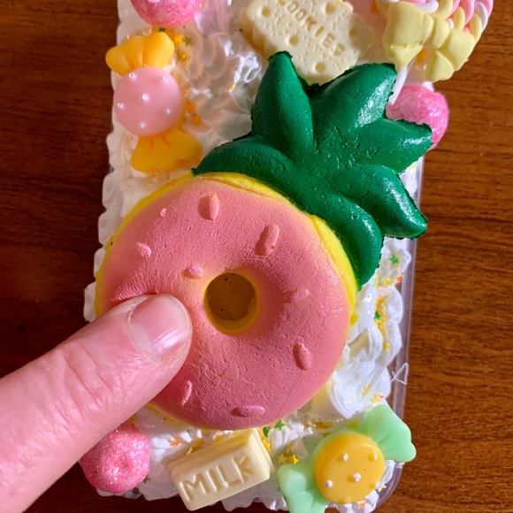 Decoden Pink Pineapple Donut Squishy Case! - Picture 2 of 4